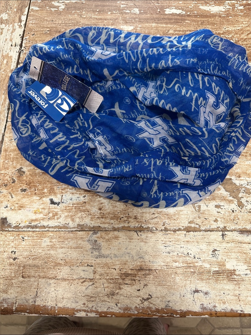 NWT Kentucky Wildcats Infinity Scarf Forever Collectibles UK Blue